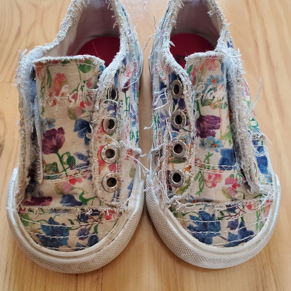 Blowfish Toddler Girl Floral Sneakers - Picture 8 of 9